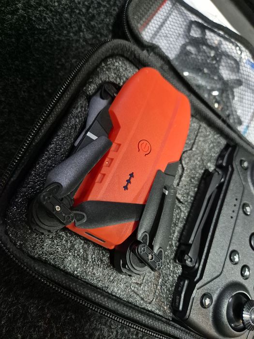 Drone dobrável compacto