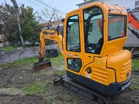 Mini Giratória  / Mini Escavadora Hyundai R16-9,