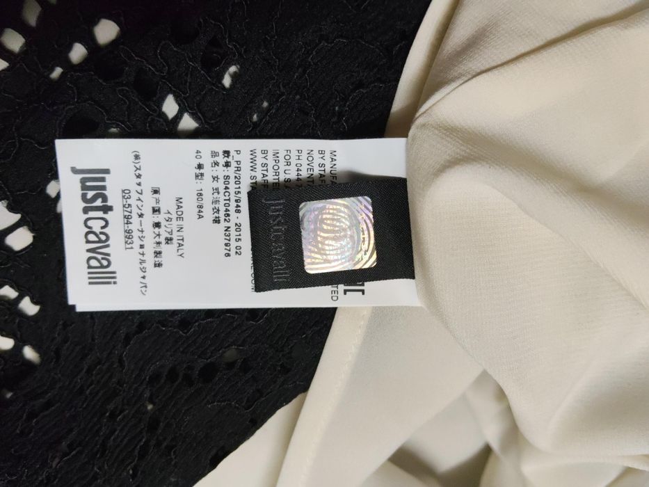 Excelente Vestido preto de renda marca Just Cavalli