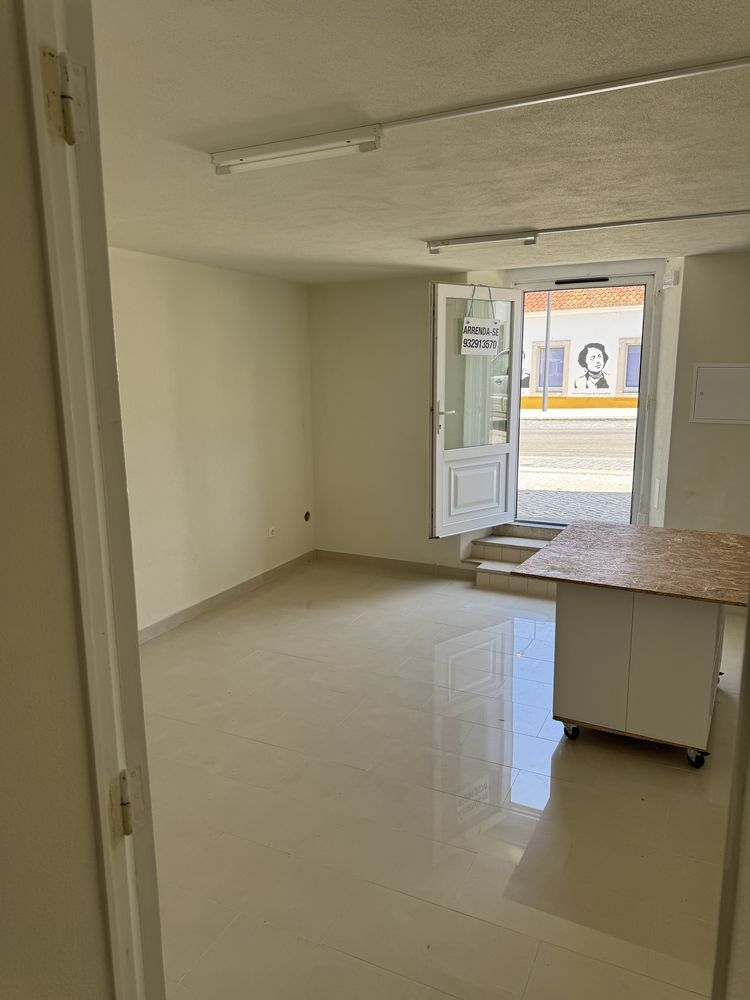 Arrenda-se loja no centro da Chamusca – 27 m²