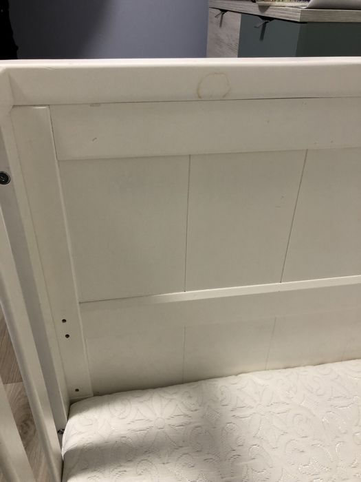 Łóżeczko niemowlęce z materacem