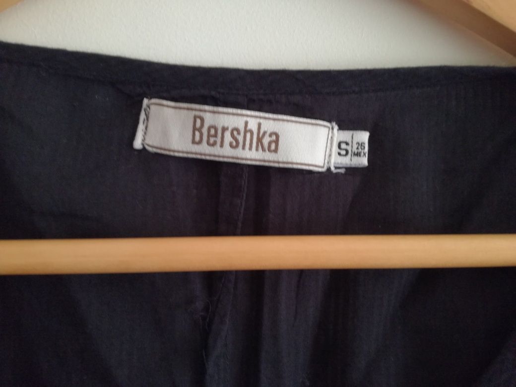 Túnica preta da Bershka Tam.S