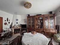 Apartamento T3 com Garagem, Arrecadação e Lareira