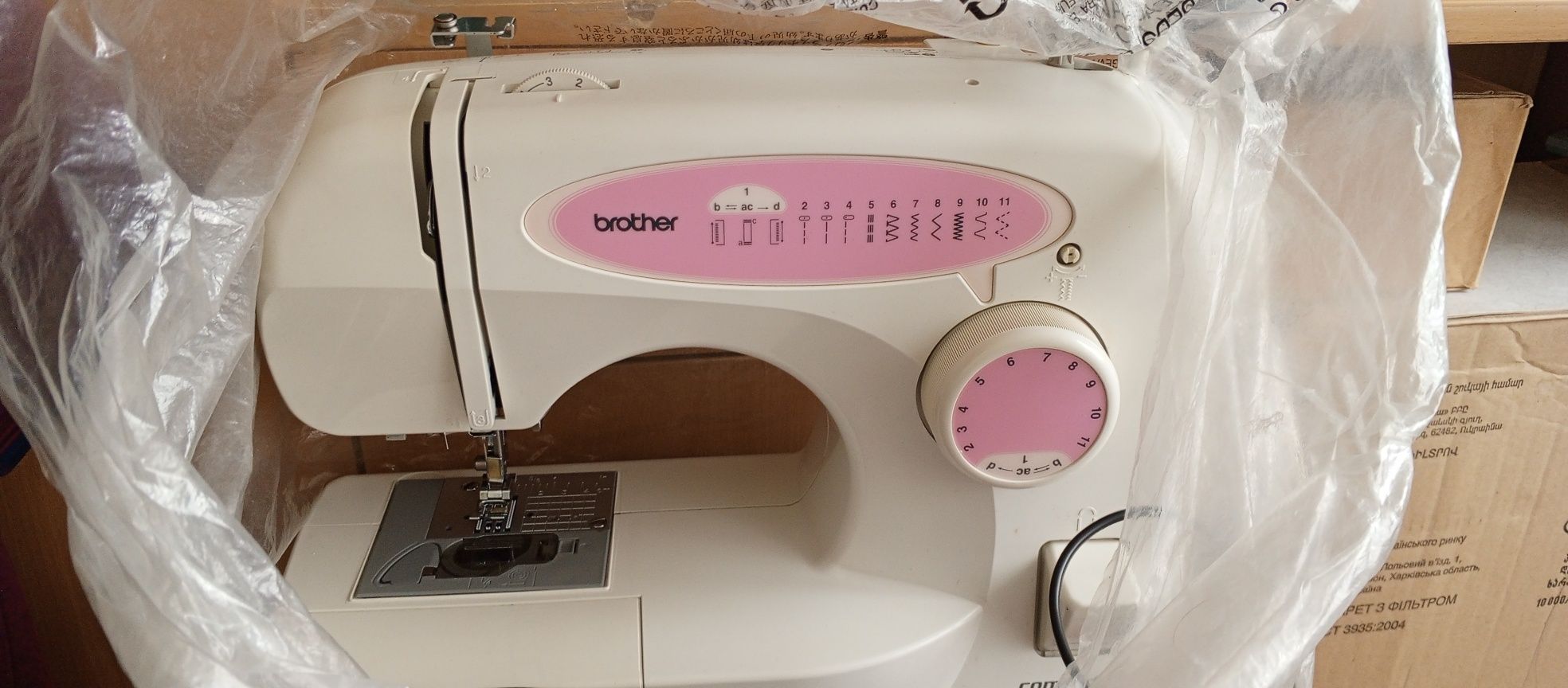 Електромеханічна швейна машинка Brother Comfort 15