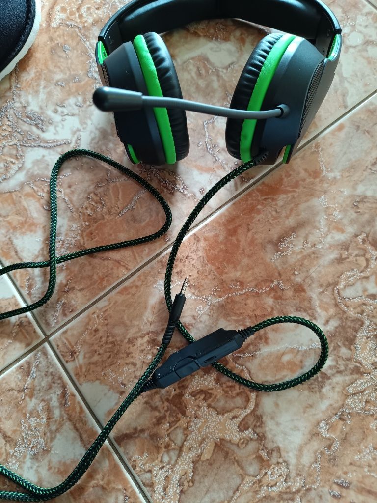 Vendo fones gaming nplay