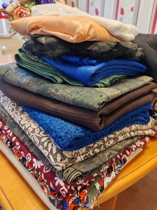 Materiały krawieckie do szycia około 20kg