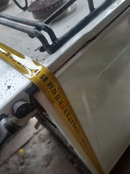 Газова плита на 4 конфорки, робоча