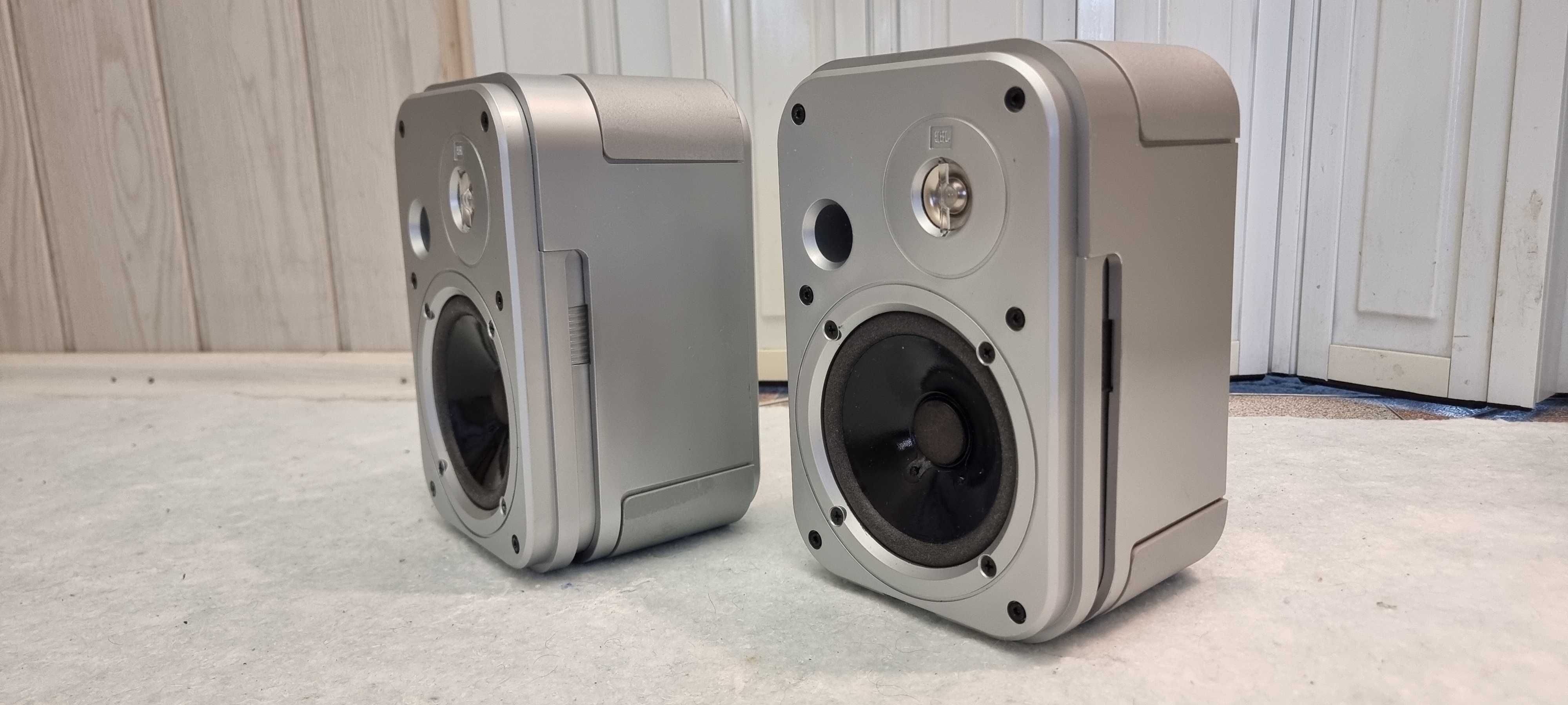 JBL Control One MKII Monitory, nowe zawieszenie