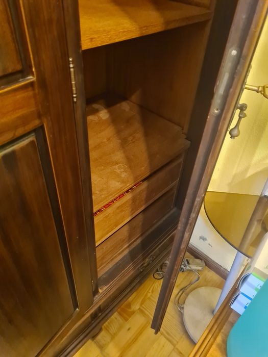 Guarda fatos de madeira de mogno