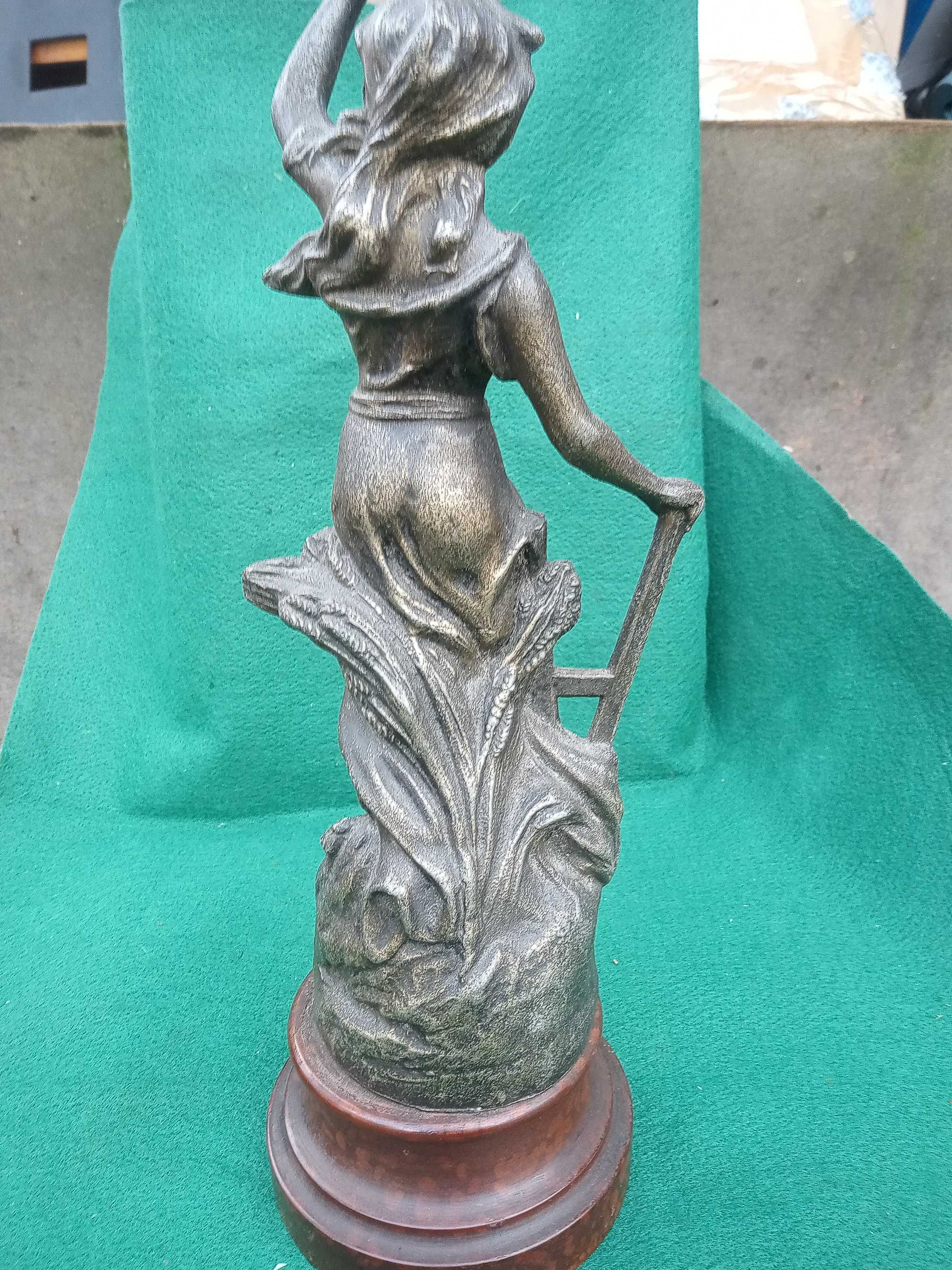 Stara statuetka  Agriculture odlew znal  39 cm