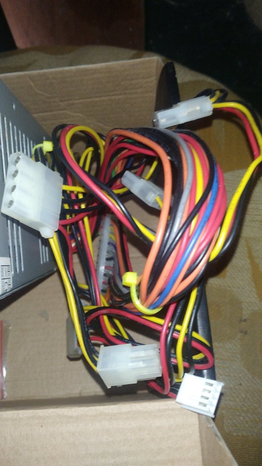 Продам блок живленя на 350 W