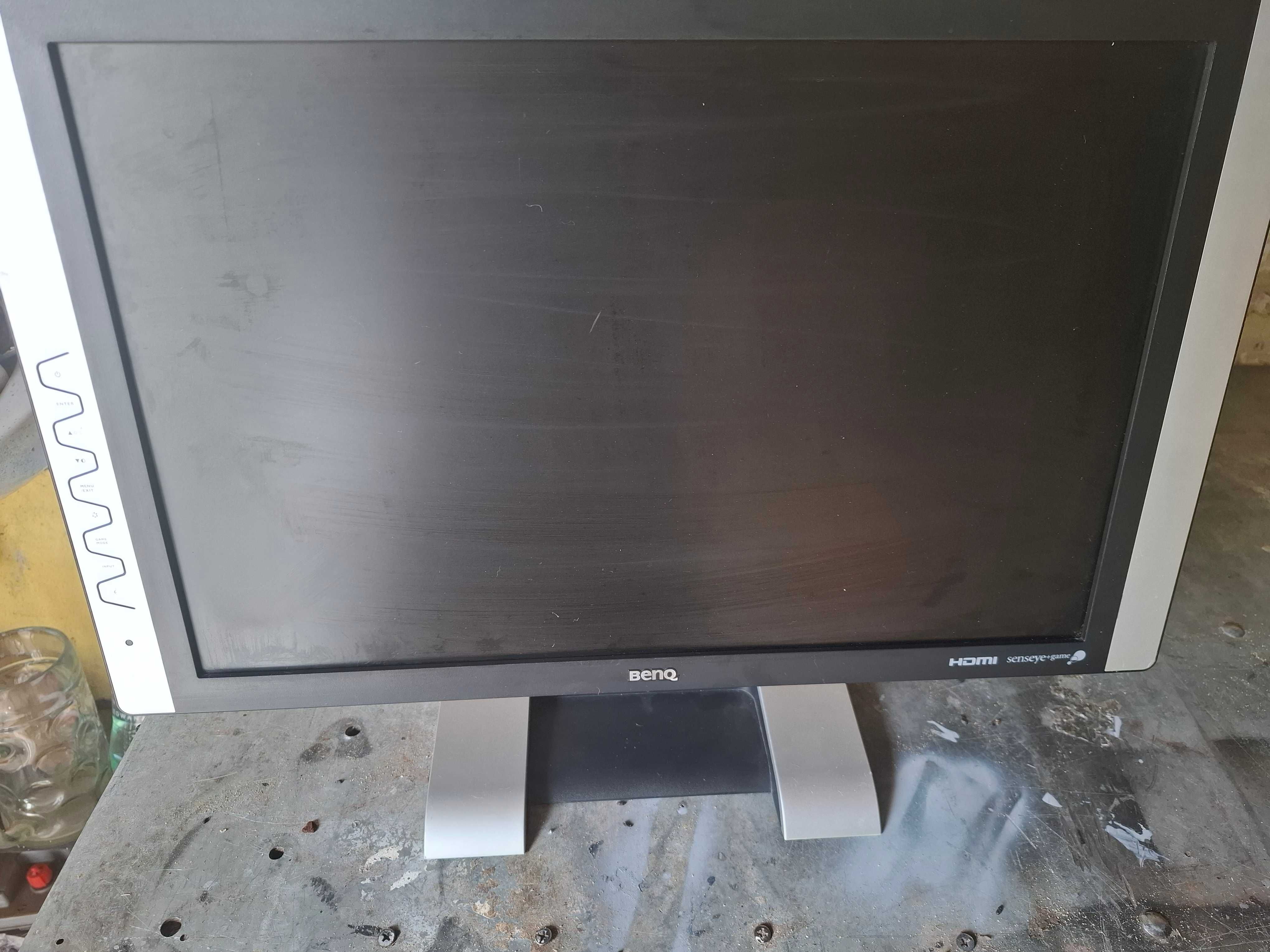 Monitor dobry stojący