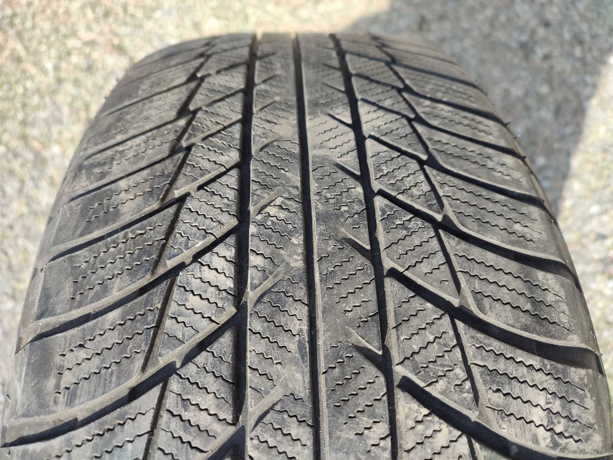 opony zimowe bridgestone 225 / 55 / 17 .  sztuki 4