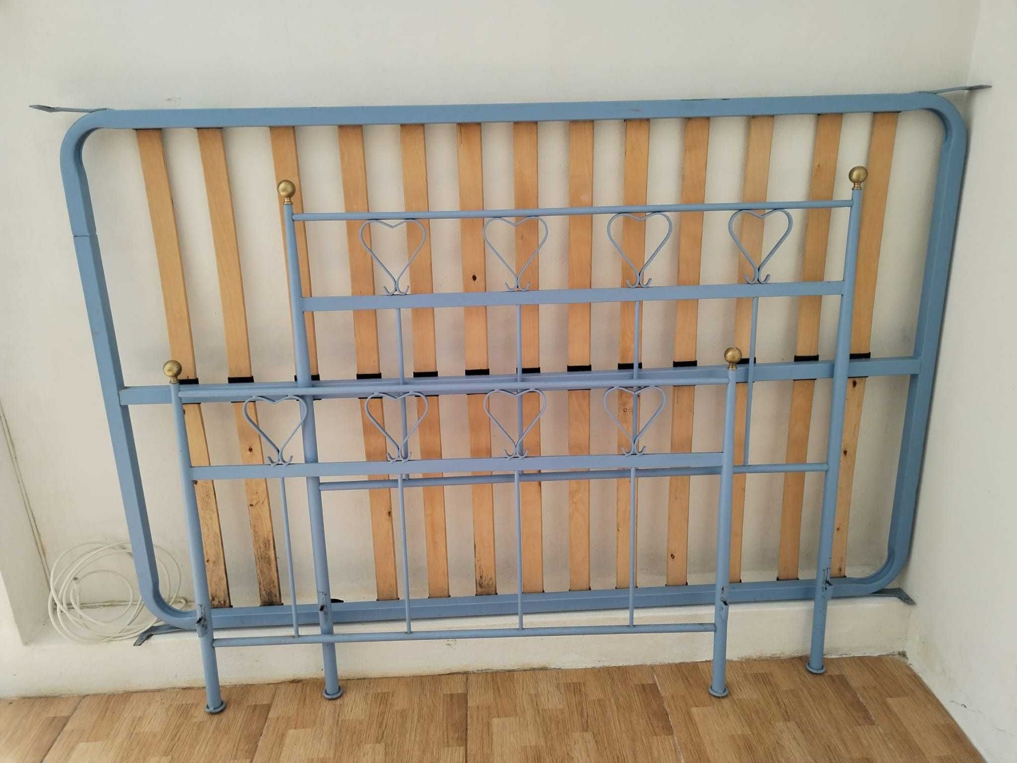 Cama ferro de solteiro