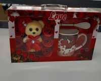 Conjunto caneca e peluche Love