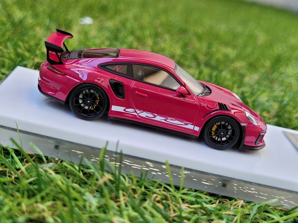 Porsche 911  gt2 rs 1:64 Fuelme hot wheels