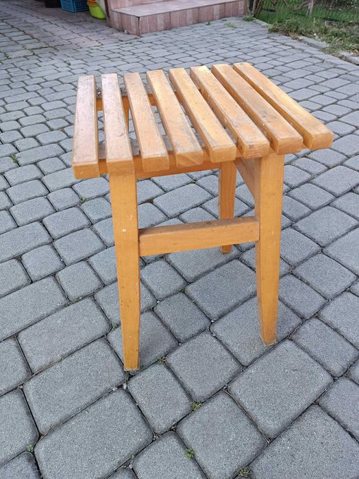 Taboret drewniany