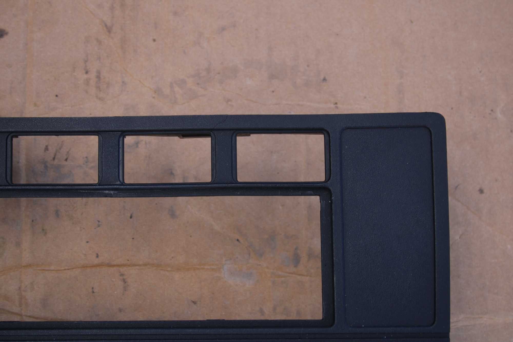 Panel Nawiewu Nawiewów Środkowy Obudowa Pokrętła BMW E30