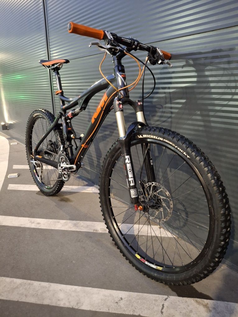 Bicicleta BTT KTM Carbono Suspensão Total