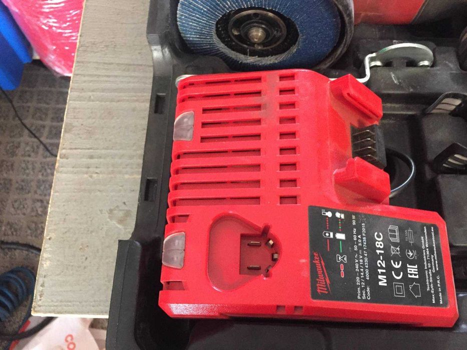 Rebarbadora Milwaukee 125