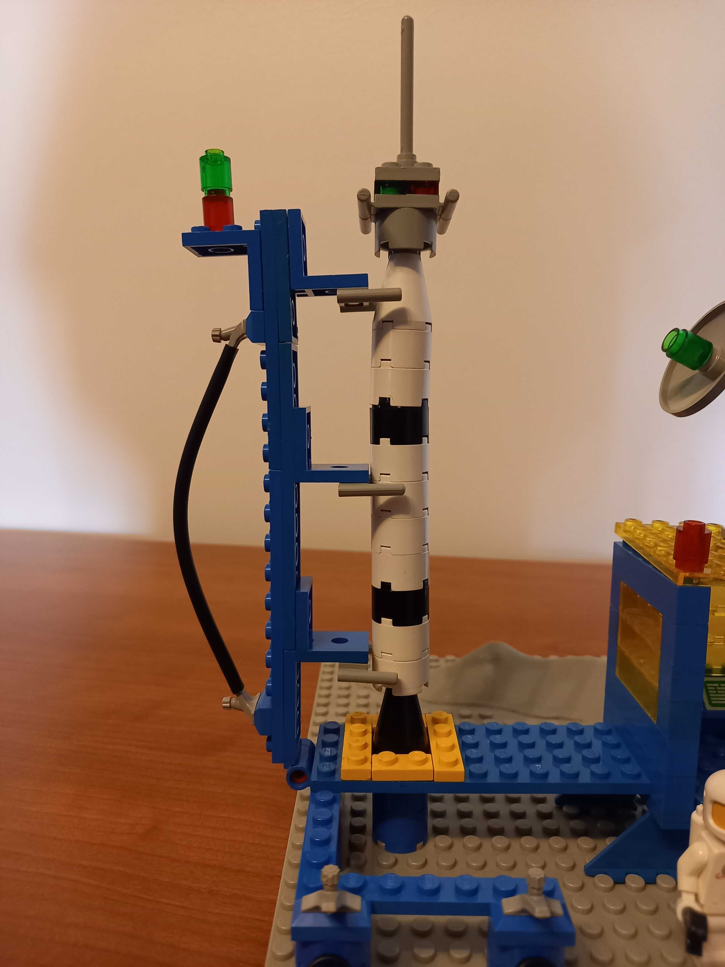 Lego 483-1 Alpha-1 Rocket Base