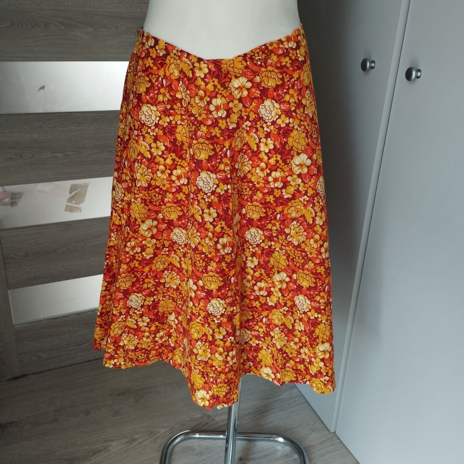 Spódnica damska rozmiar 40 w kwiaty pomarańczowa