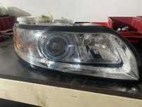 Volvo v50 S40 prawa przednia lampa Xenon. Cena za 2szt