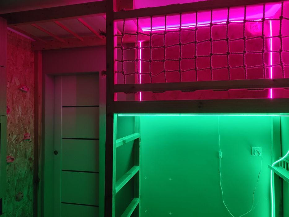 Łóżko piętrowe wspinaczka