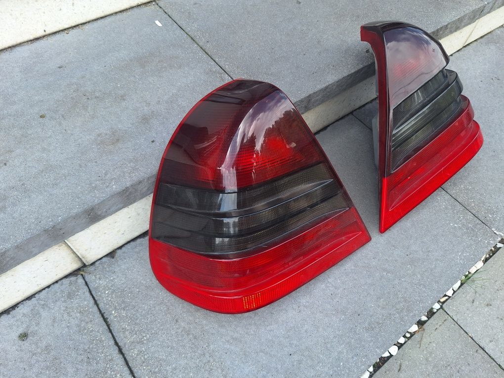 Lampy tylne dymione Mercedes c-klasa w202 oryginalne