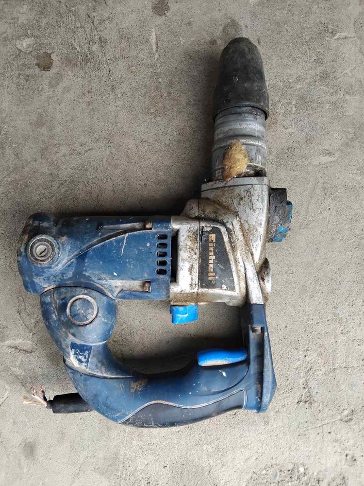 Продаю перфаратор EINHELL BT-RH 900/1