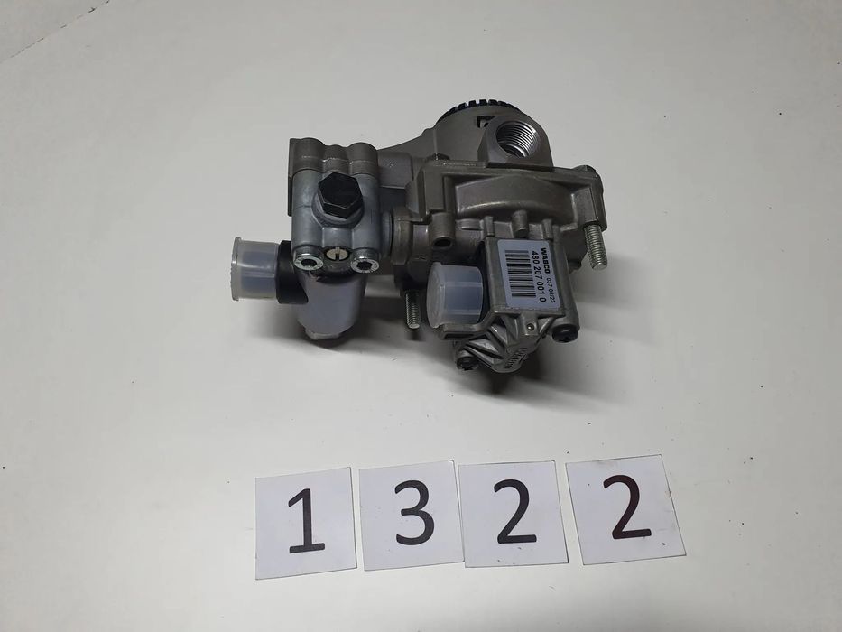 Zawór przekaźnikowy, modulator EBS naczepy Wabco 4802070010