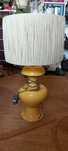 Lampa nocna z abazurem