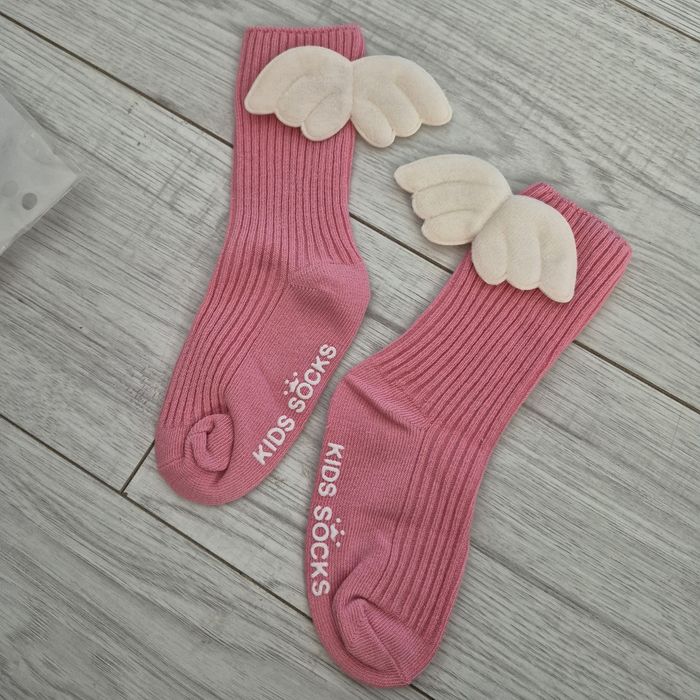 Nowe różowe podkolanówki dla dziewczynki, z skrzydłami, r 21-23