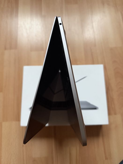 MacBook Pro 13 2020 i5 / 8 GB / 256 GB Space Gray