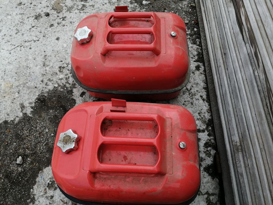 Продам каністру 20л.