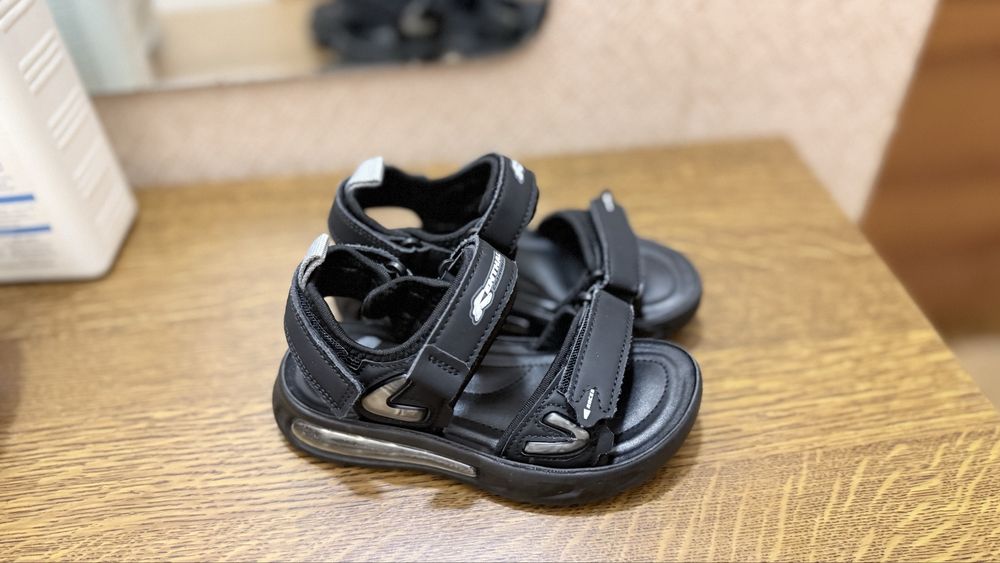 Босоніжки дитячі