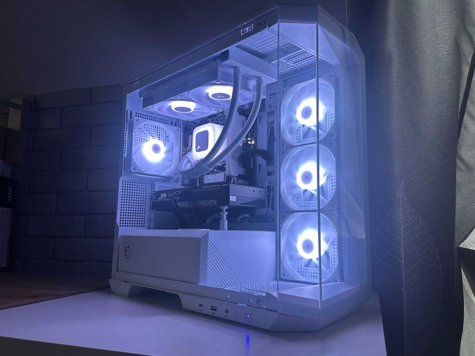 Biały Komputer RTX 5060 Ryzen 5 Akwarium Gamingowy do Gier FV23% Nowy