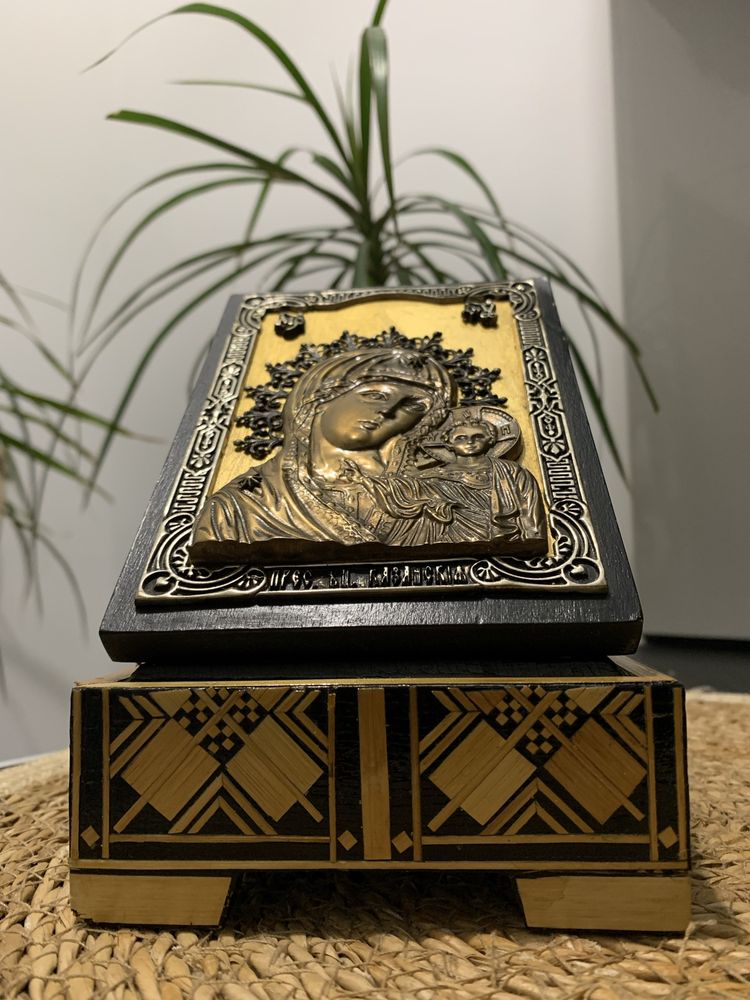 Икона Казанская Божья Матерь- сусальное золота