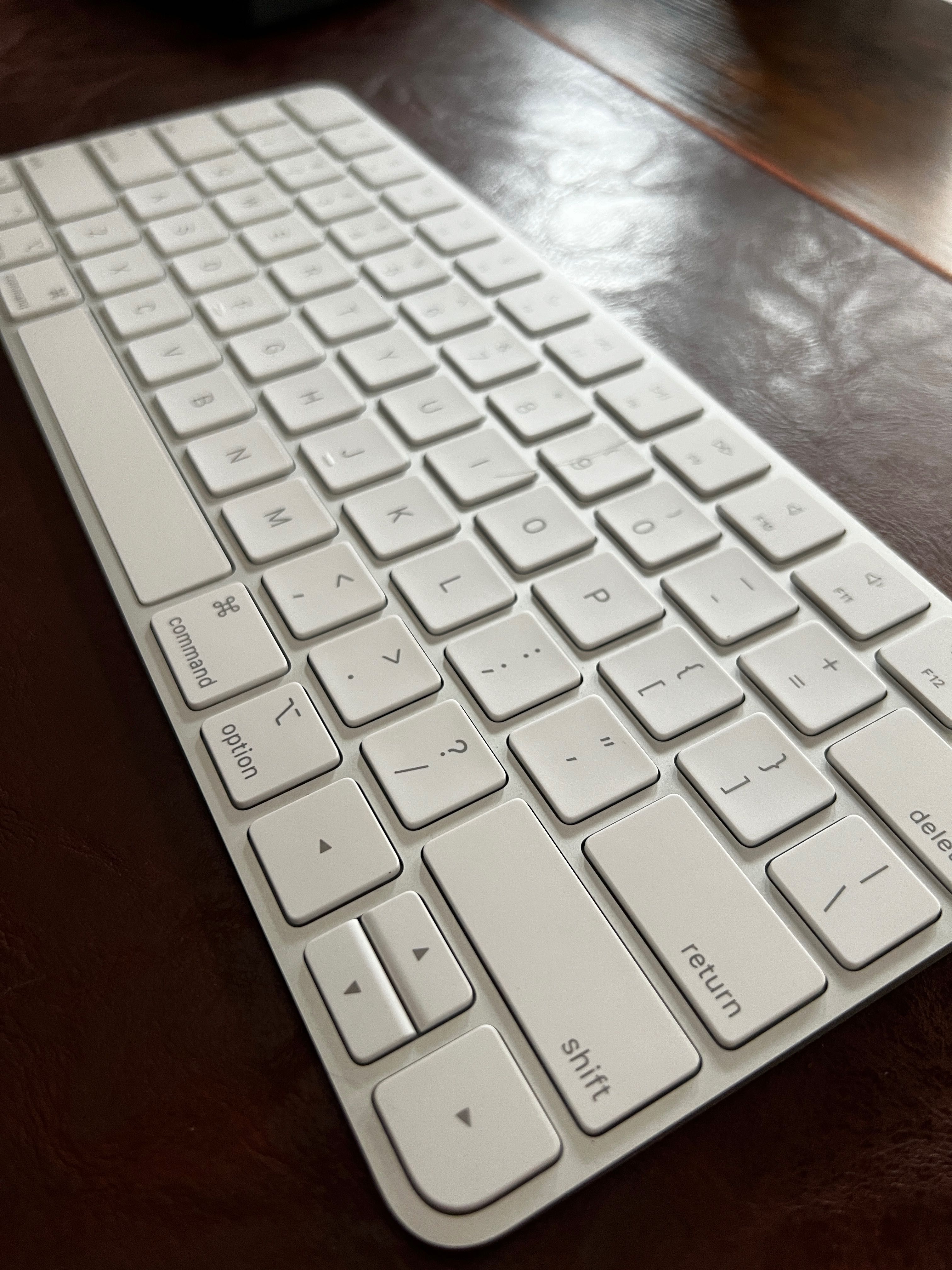 ### À Venda: Teclado Apple Magic ###