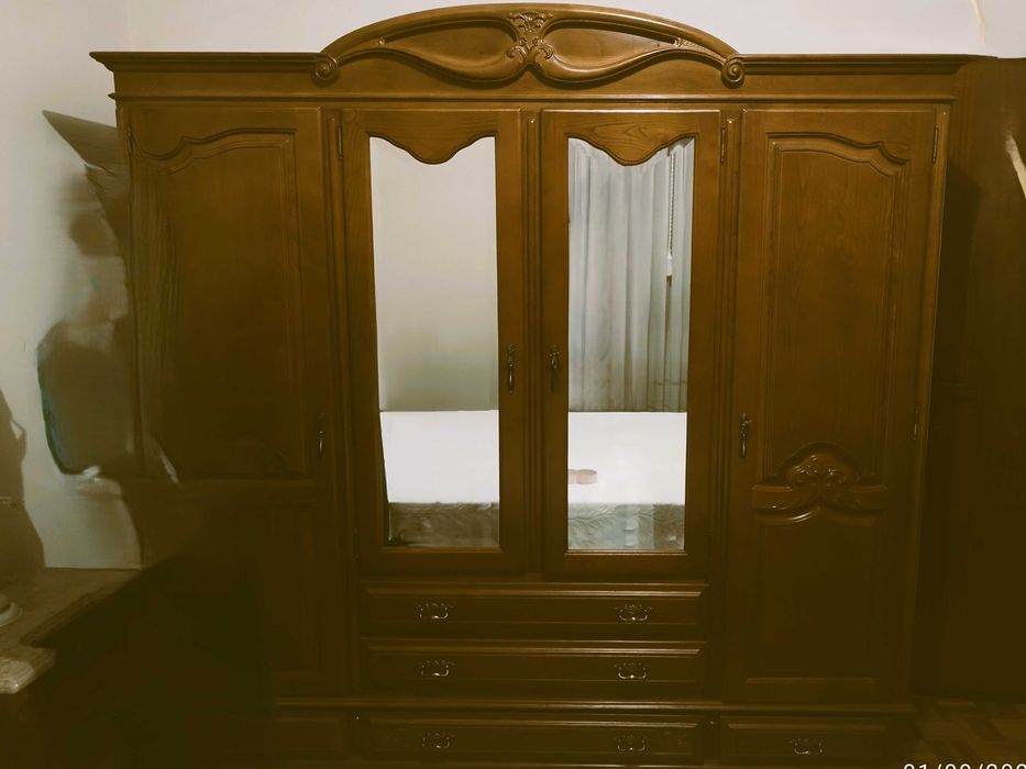 Mobília de quarto casal - carvalho e mármore