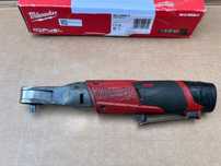 Grzechotka klucz kątowy udar Milwaukee M12 FIR38 12V