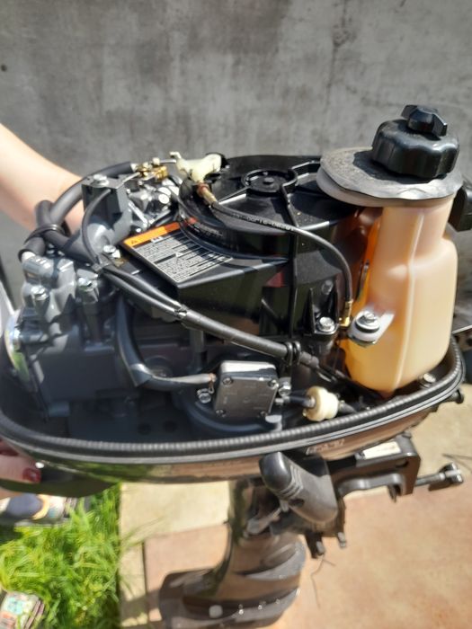 Лодочний мотор сузукі6 4т
