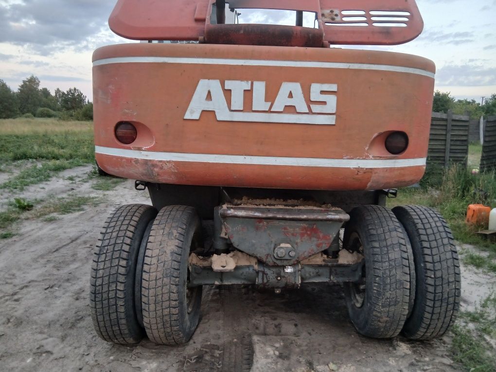 Продам екскаватор