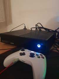 Konsola xbox one+pad+okablowanie