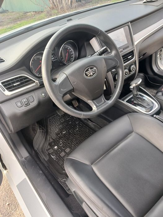 Автомобиль FAW B30. 2020 г.8200$