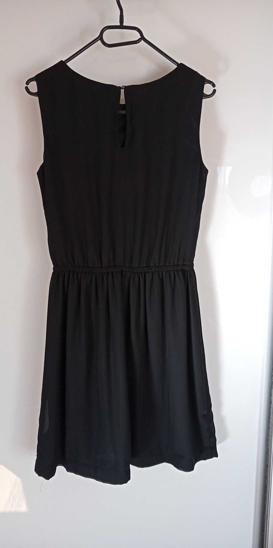 Czarna sukienka mini r.36 Reserved