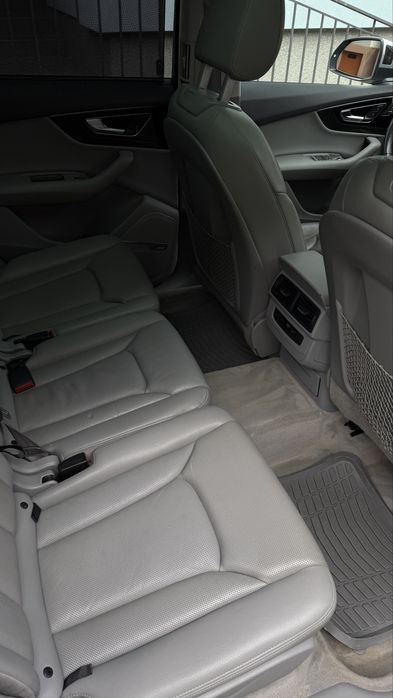 Audi q7 2017 premium plus