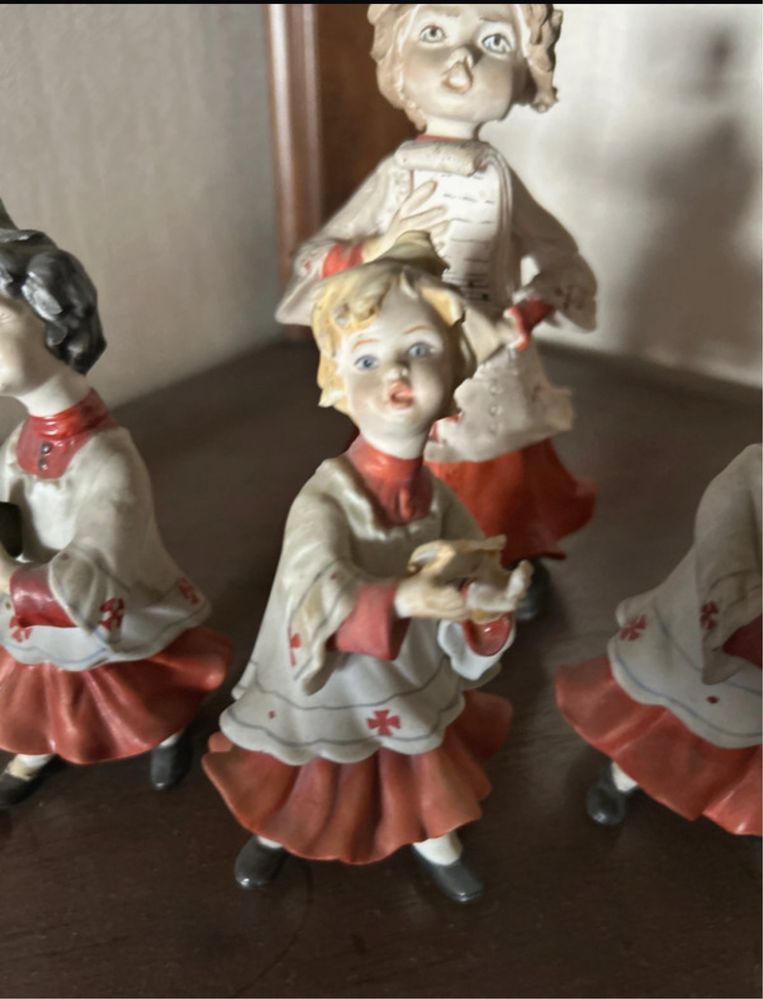 Rara Antiguidade porcelana meninos do coro Capodimonte