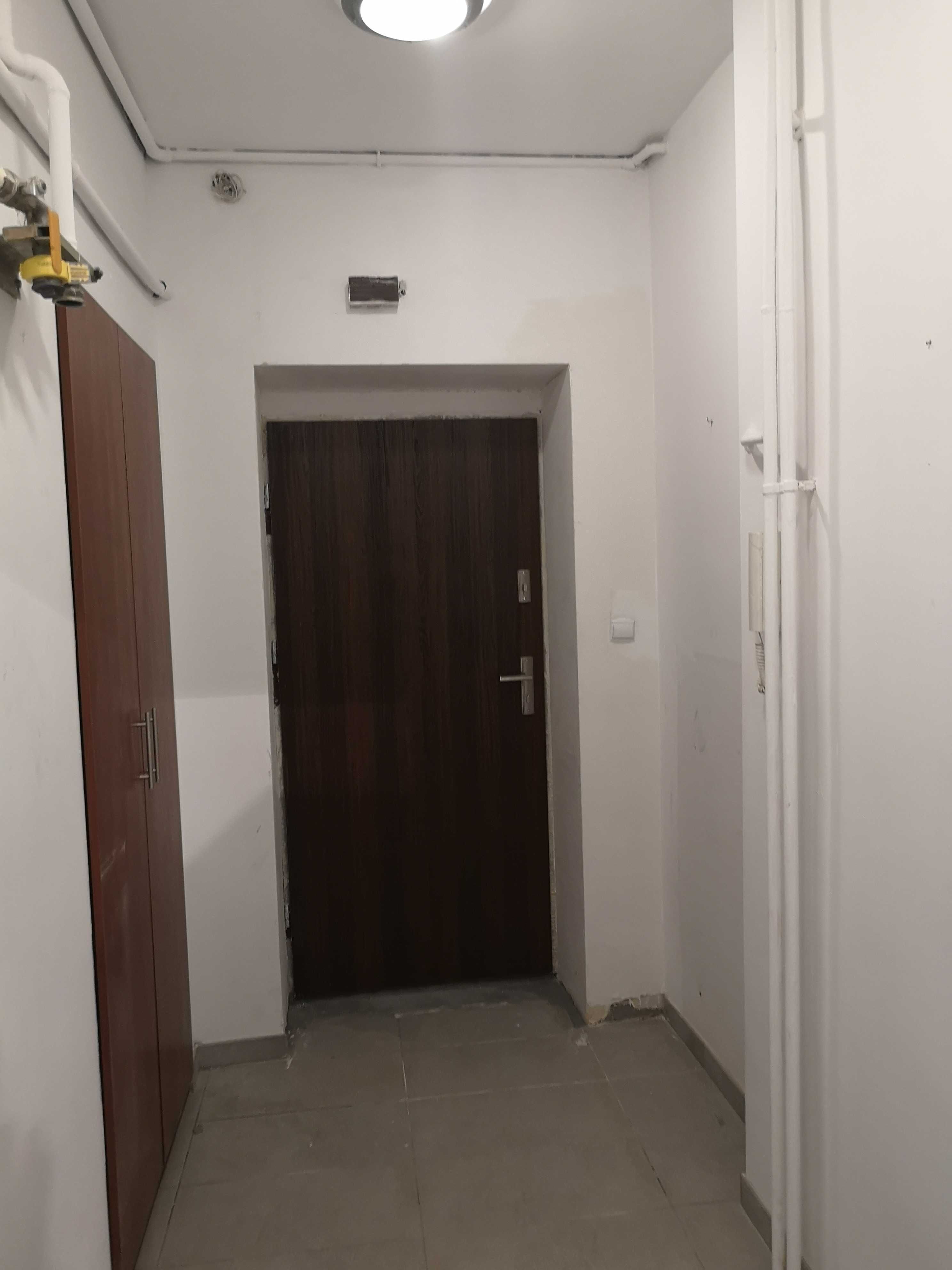 Ładny, duży pokój z balkonem, blisko centrum