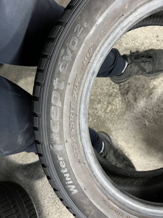 Автошини зимові HANKOOK 215/55/17 (2шт)Резина,Колеса,Гума,Скати, Шини)